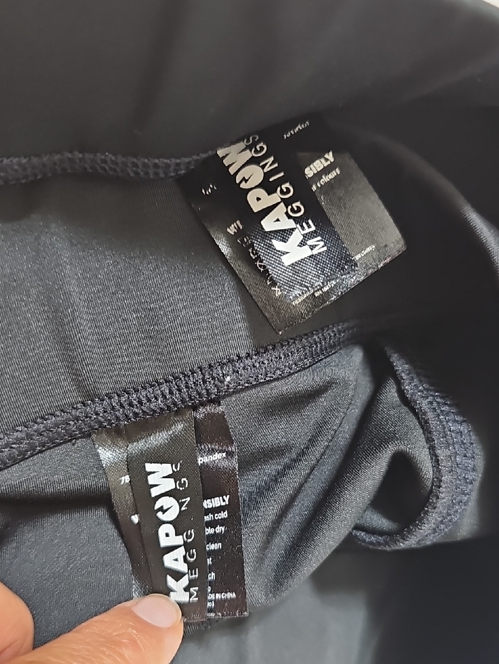 KAPOW Meggins Black Athletic Leggings with Contrast Accents - Picture 10 of 11